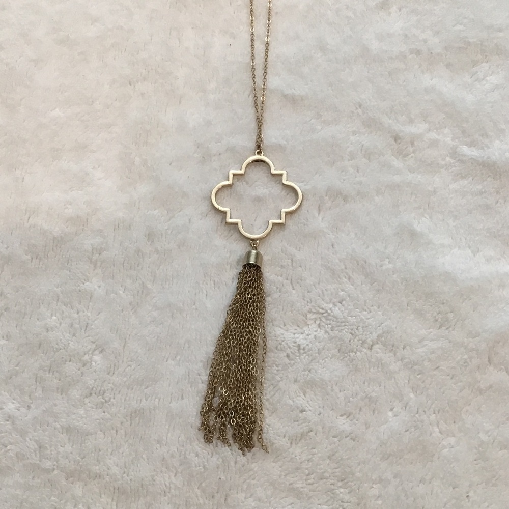 Elegant Gold Tassel Pendant Necklace